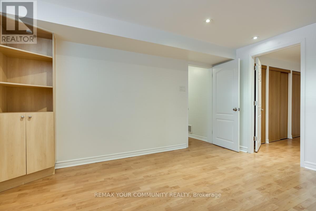 Lower - 16 Orlon Crescent, Richmond Hill, Ontario  L4C 6S5 - Photo 11 - N12820988