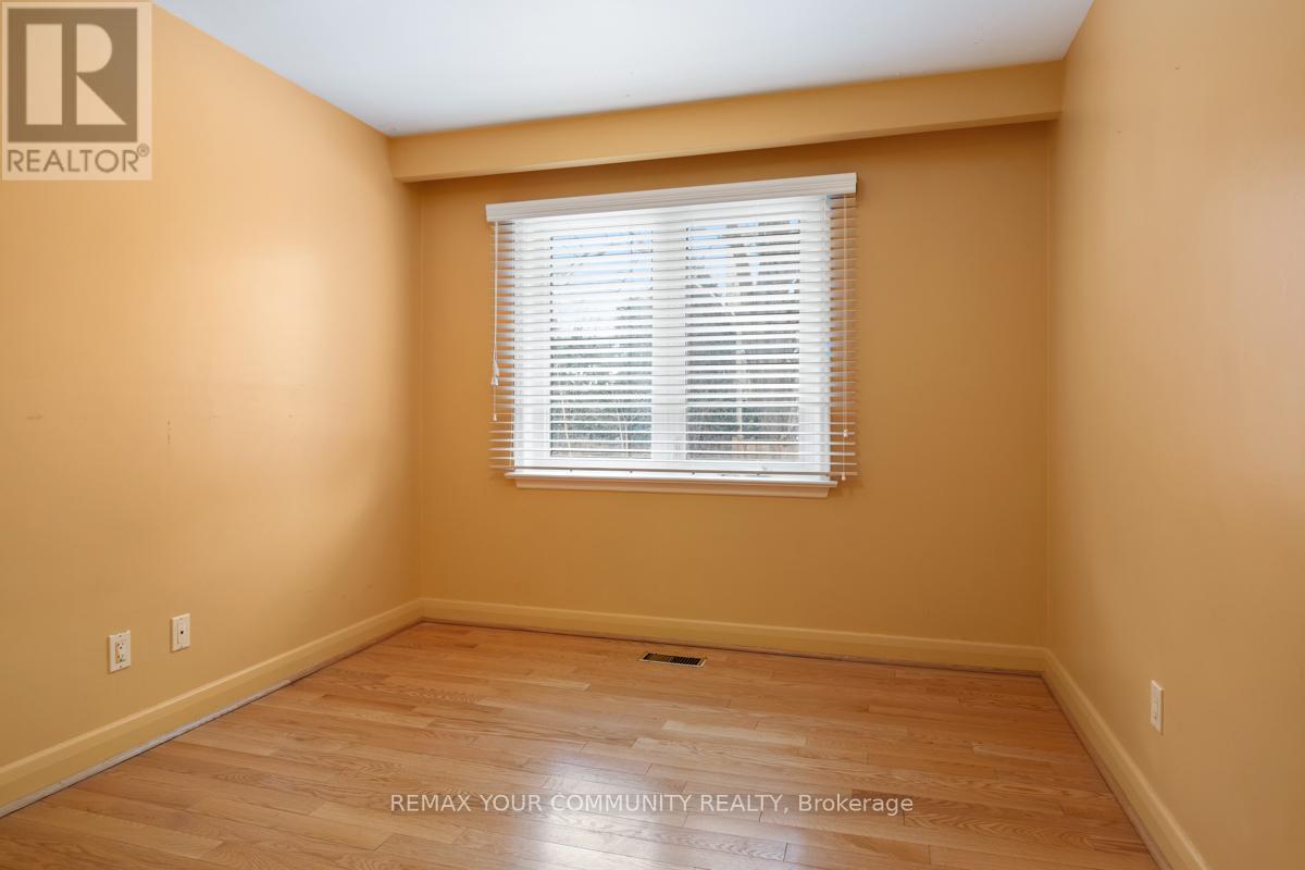 Main - 16 Orlon Crescent, Richmond Hill, Ontario  L4C 6S5 - Photo 11 - N12821008