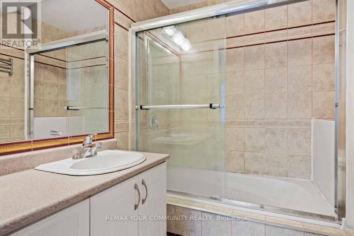 Main - 16 Orlon Crescent, Richmond Hill, Ontario  L4C 6S5 - Photo 15 - N12821008