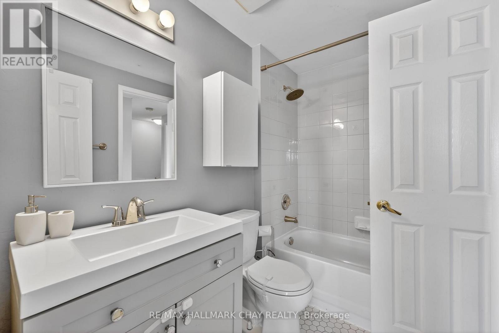 8 Lee Crescent, Barrie, Ontario  L4N 9Z4 - Photo 13 - S12820990