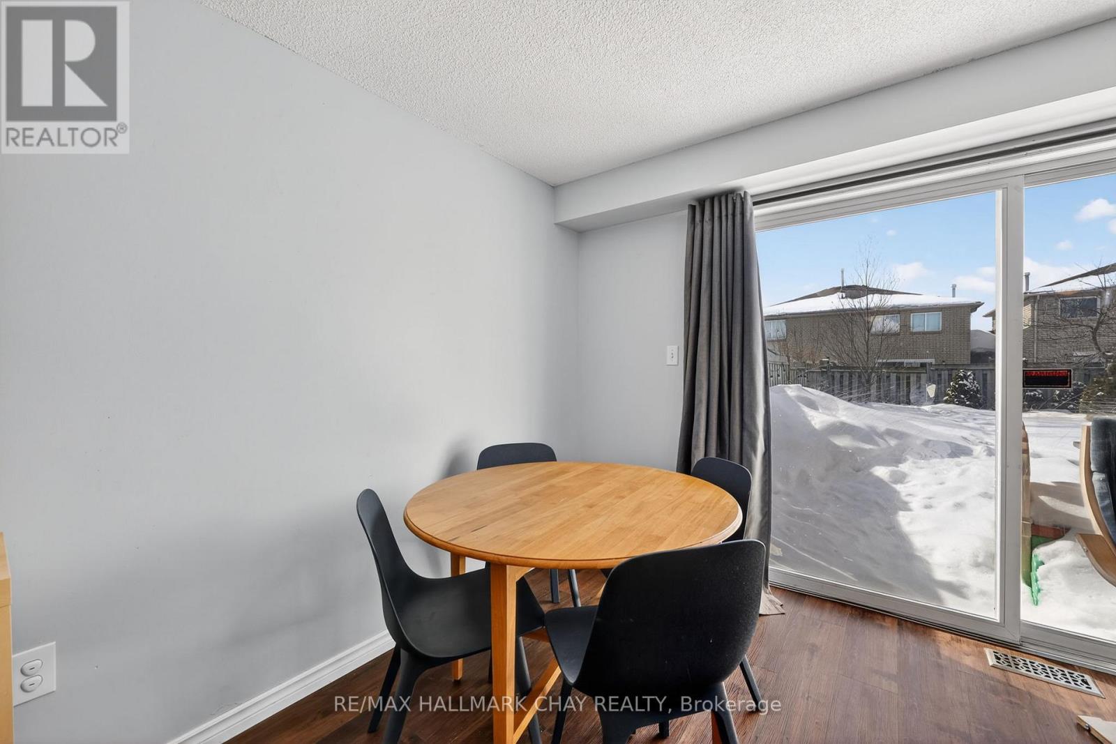 8 Lee Crescent, Barrie, Ontario  L4N 9Z4 - Photo 7 - S12820990