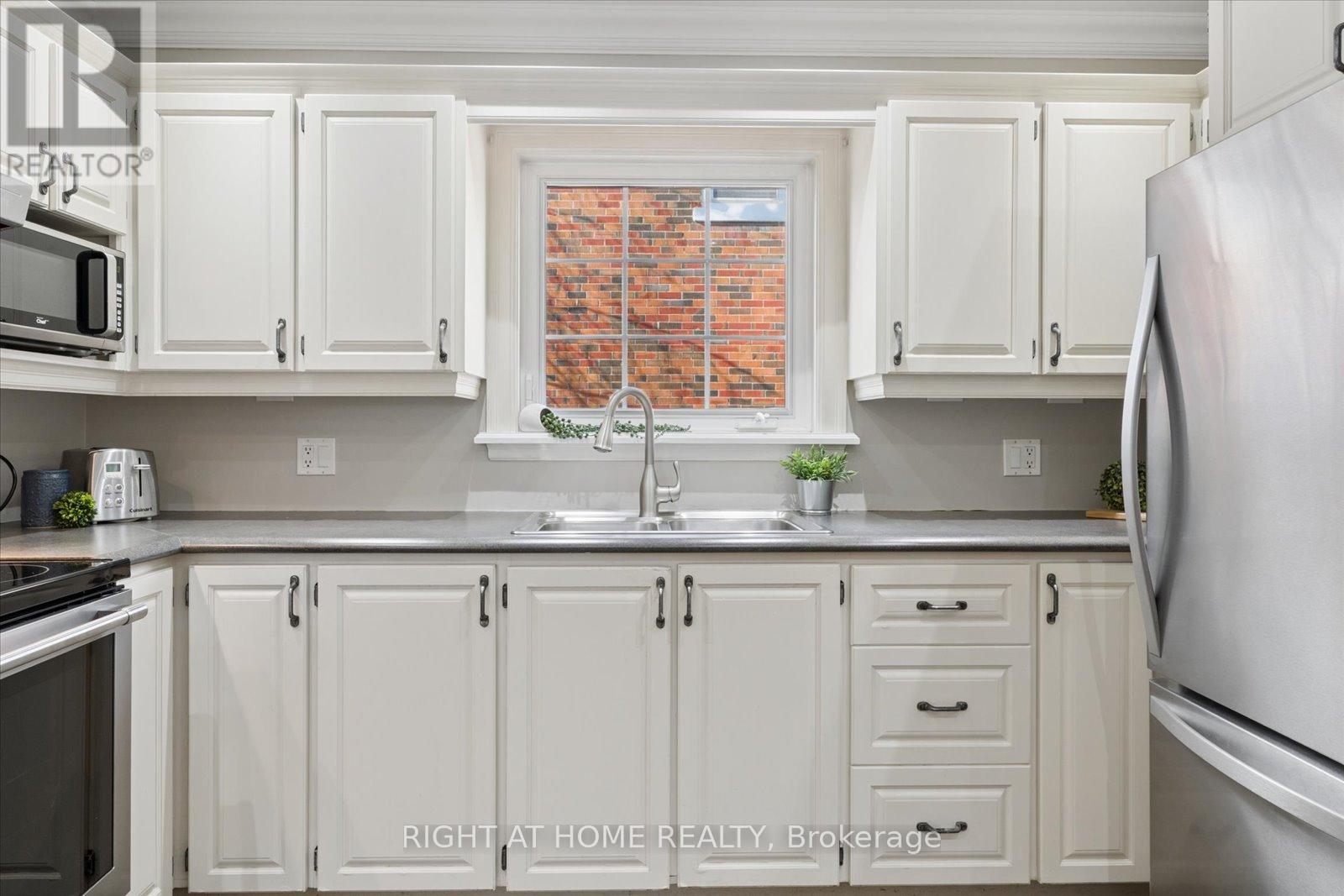 56 Cadillac Avenue N, Oshawa, Ontario  L1G 6B7 - Photo 19 - E12820482