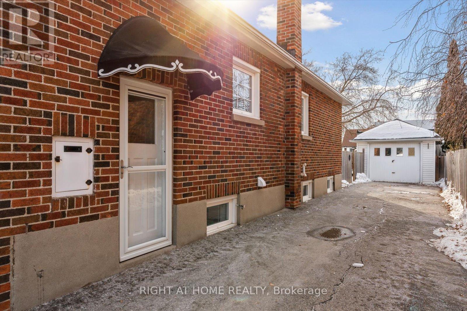 56 Cadillac Avenue N, Oshawa, Ontario  L1G 6B7 - Photo 37 - E12820482