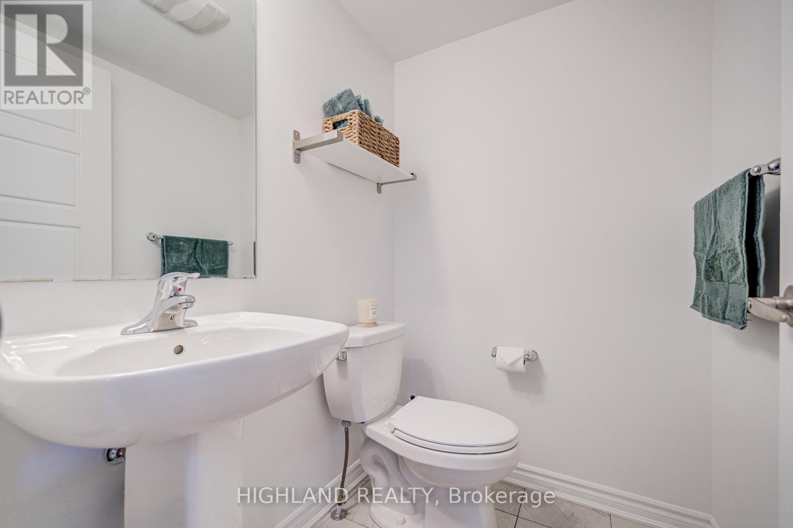 283 Murlock Heights, Milton, Ontario  L9E 1C2 - Photo 6 - W12820978
