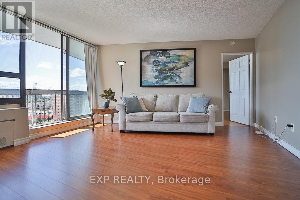 1405 - 20 Mississauga Valley Boulevard, Mississauga, Ontario  L5A 3S1 - Photo 3 - W12821000