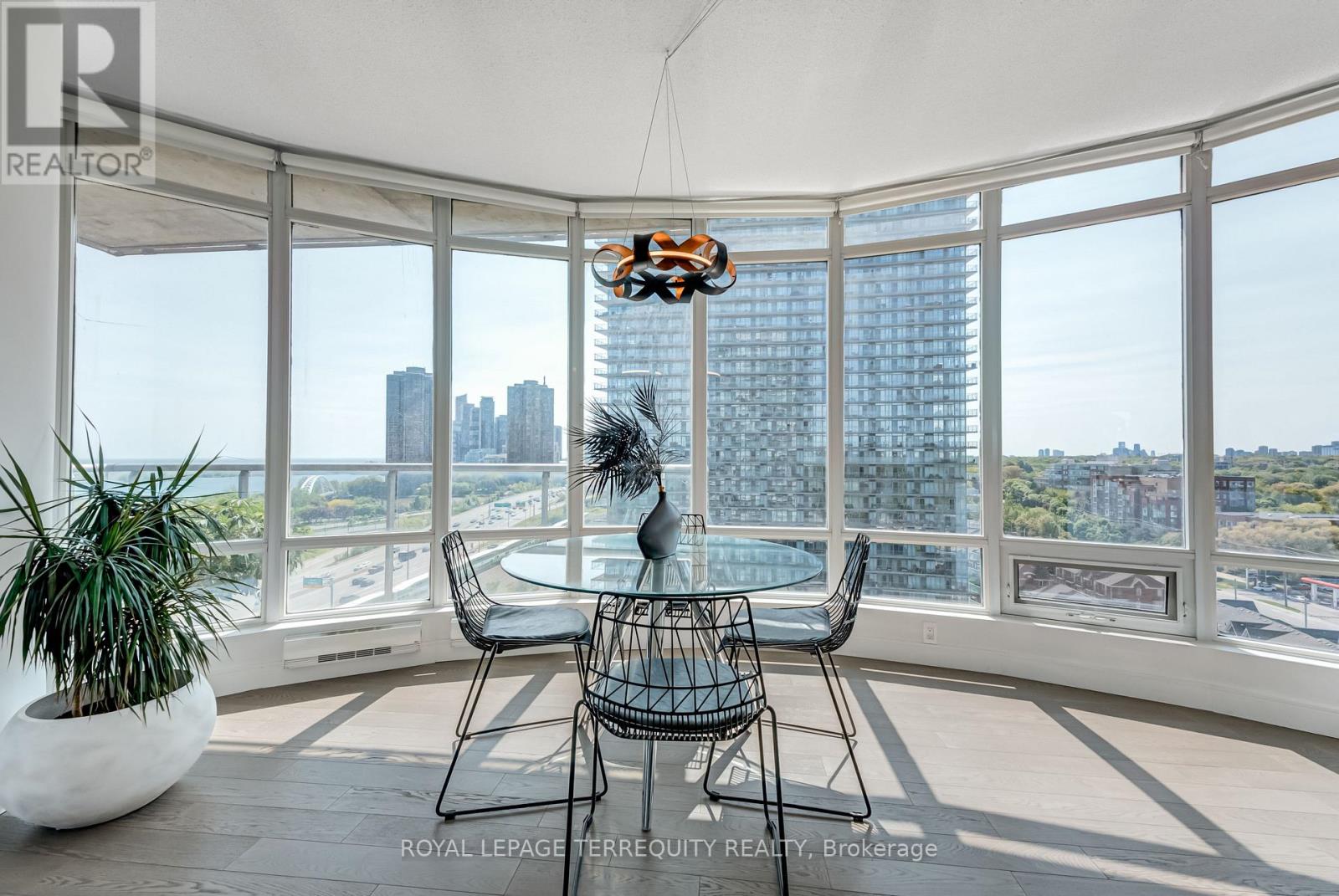 1210 - 15 Windermere Avenue, Toronto, Ontario  M6S 5A2 - Photo 13 - W12821020