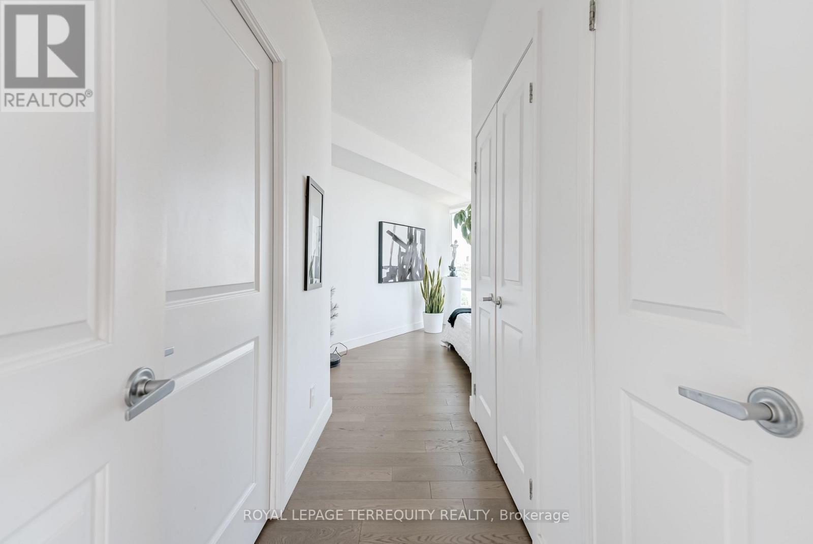 1210 - 15 Windermere Avenue, Toronto, Ontario  M6S 5A2 - Photo 19 - W12821020