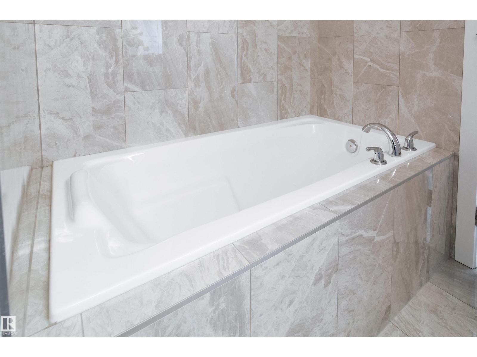 8040 Kiriak Li Sw, Edmonton, Alberta  T6W 4V2 - Photo 42 - E4474843