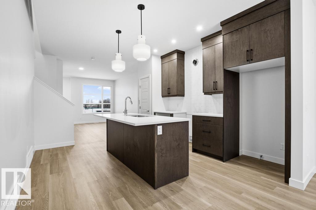 8636 Edgemont Li Nw, Edmonton, Alberta  T6M 3G2 - Photo 2 - E4474844