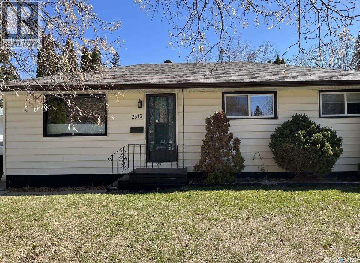 2513 Cairns Avenue, Saskatoon, Saskatchewan  S7J 1V4 - Photo 1 - SK029195