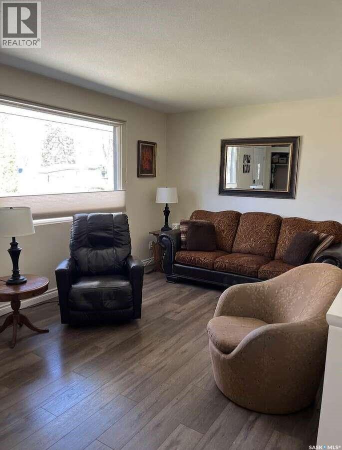 2513 Cairns Avenue, Saskatoon, Saskatchewan  S7J 1V4 - Photo 3 - SK029195