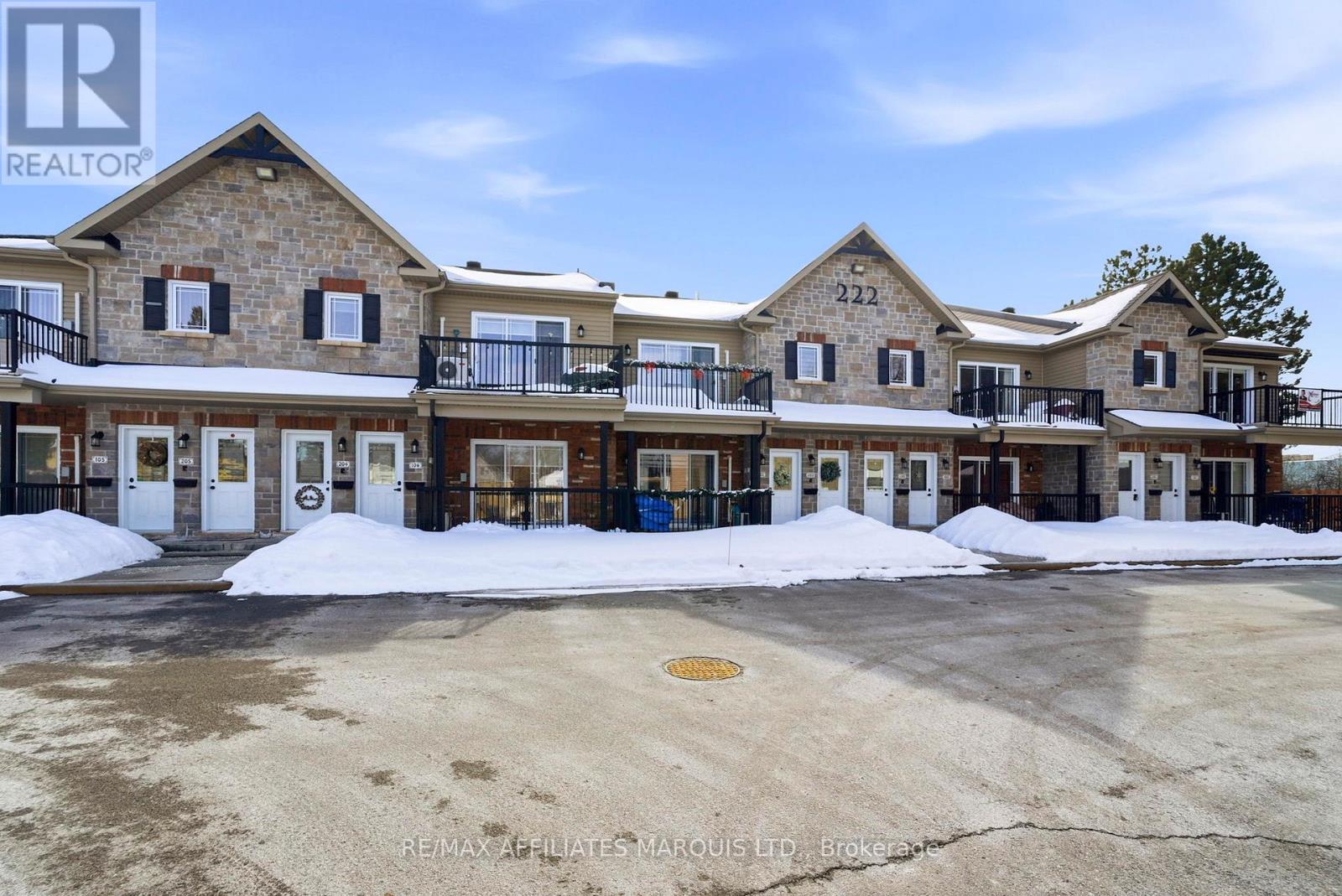 202 - 222 First Street E, Cornwall, Ontario  K6H 0G2 - Photo 3 - X12821070