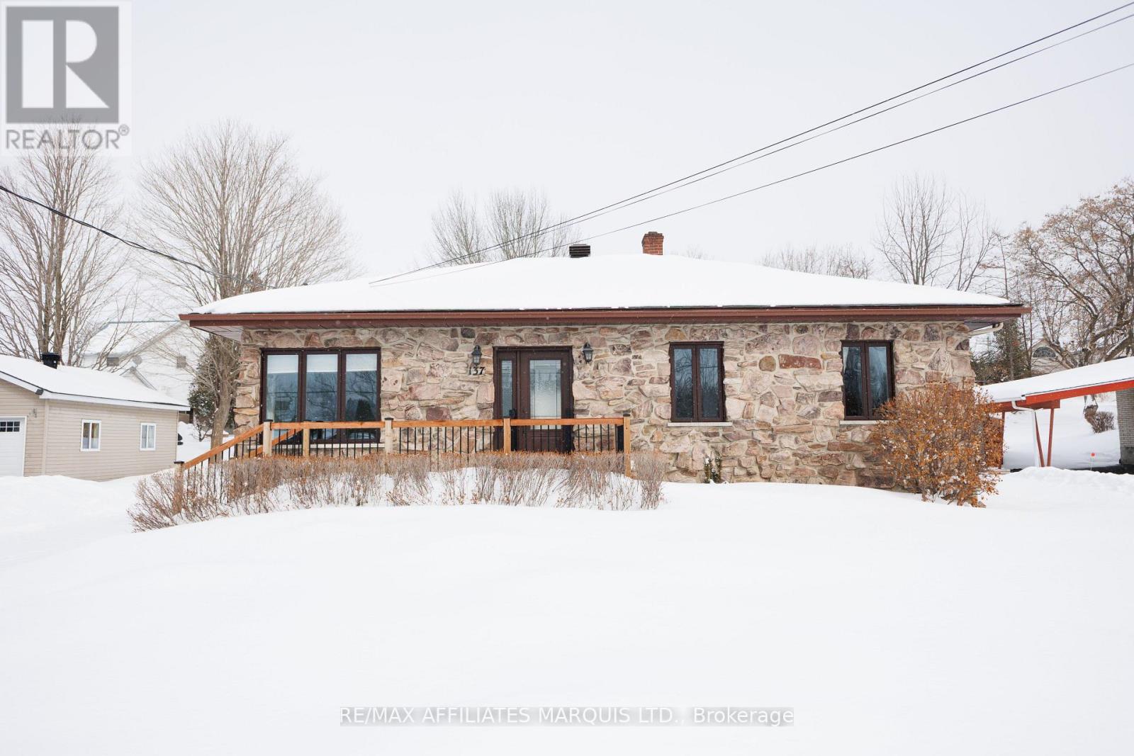 137 Park Avenue, North Glengarry, Ontario  K0C 1A0 - Photo 1 - X12821096