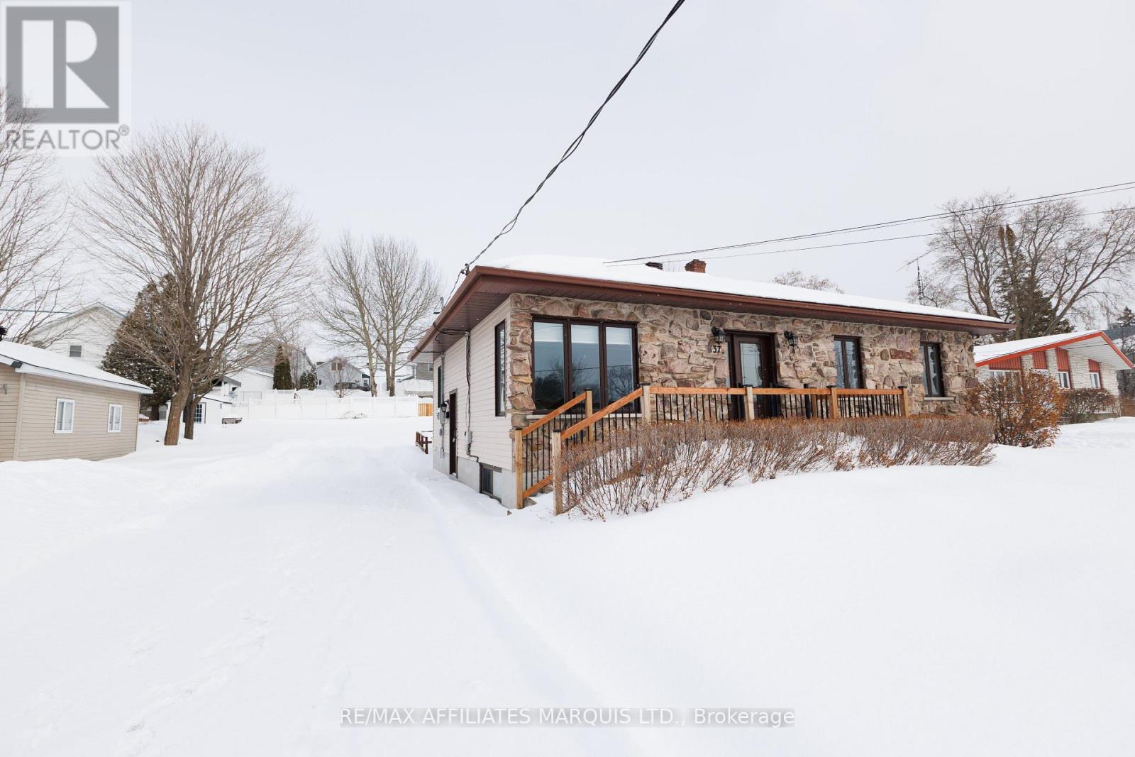 137 Park Avenue, North Glengarry, Ontario  K0C 1A0 - Photo 4 - X12821096