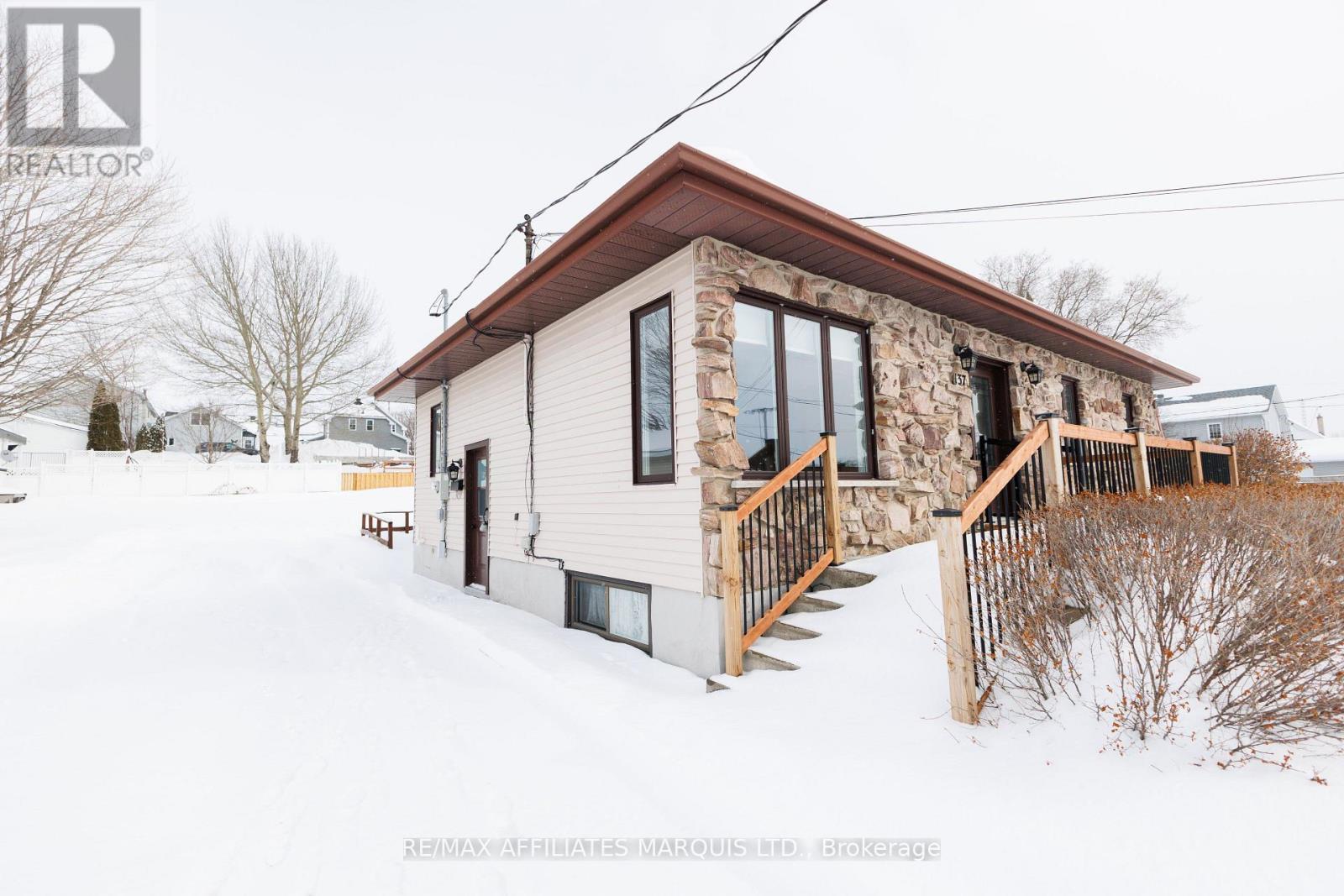 137 Park Avenue, North Glengarry, Ontario  K0C 1A0 - Photo 5 - X12821096