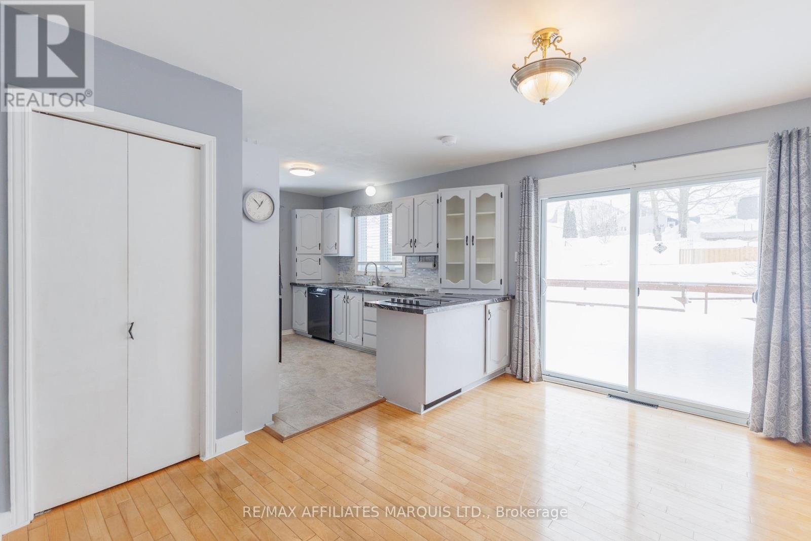 137 Park Avenue, North Glengarry, Ontario  K0C 1A0 - Photo 9 - X12821096