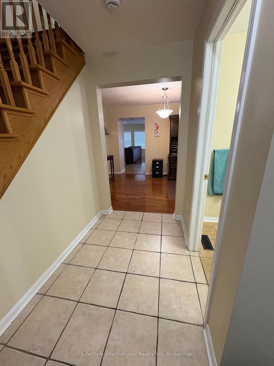 89 Garth Massey Drive, Cambridge, Ontario  N1T 2G7 - Photo 4 - X12821060