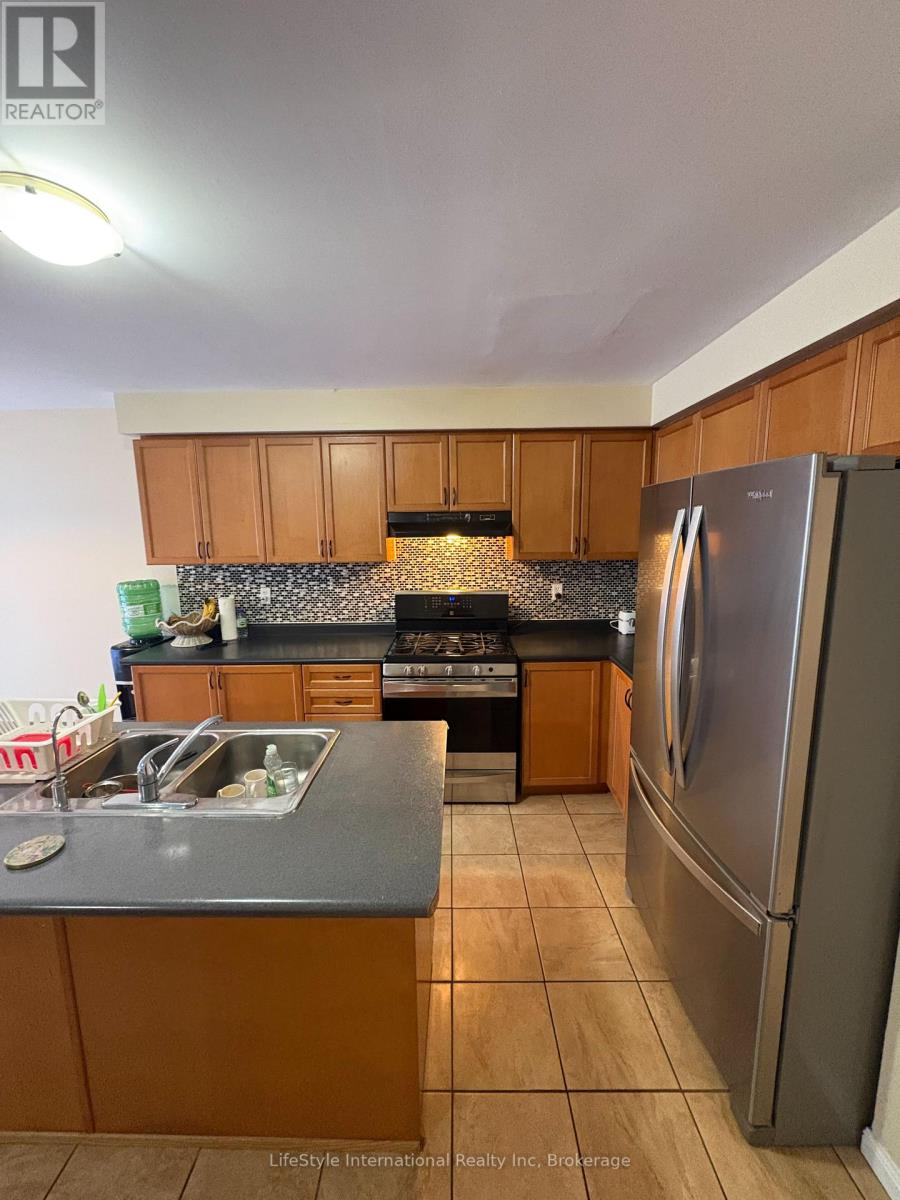 89 Garth Massey Drive, Cambridge, Ontario  N1T 2G7 - Photo 7 - X12821060