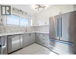 8 CLAUDETTE Gate, Hamilton, Ontario