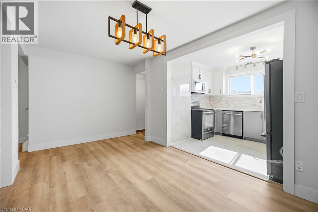 8 Claudette Gate, Hamilton, Ontario  L9B 1T5 - Photo 7 - 40807316