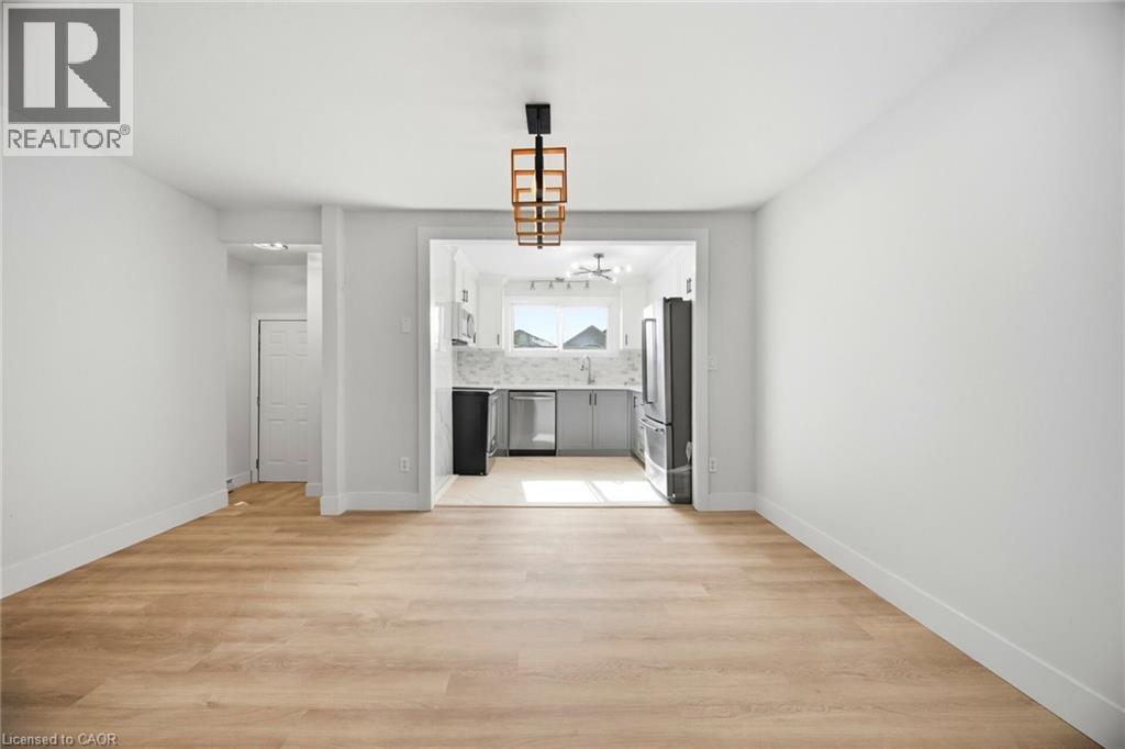 8 Claudette Gate, Hamilton, Ontario  L9B 1T5 - Photo 8 - 40807316