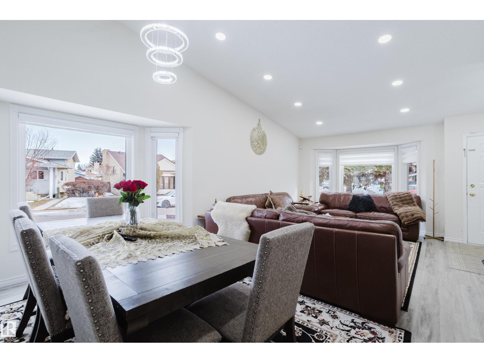 236 Lago Lindo Cr Nw, Edmonton, Alberta  T5Z 1Y5 - Photo 4 - E4474806