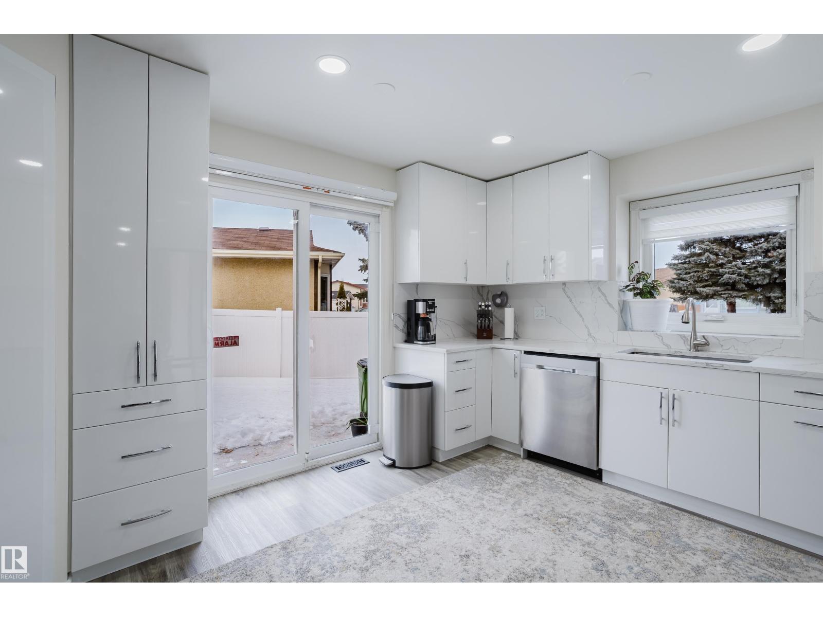 236 Lago Lindo Cr Nw, Edmonton, Alberta  T5Z 1Y5 - Photo 10 - E4474806