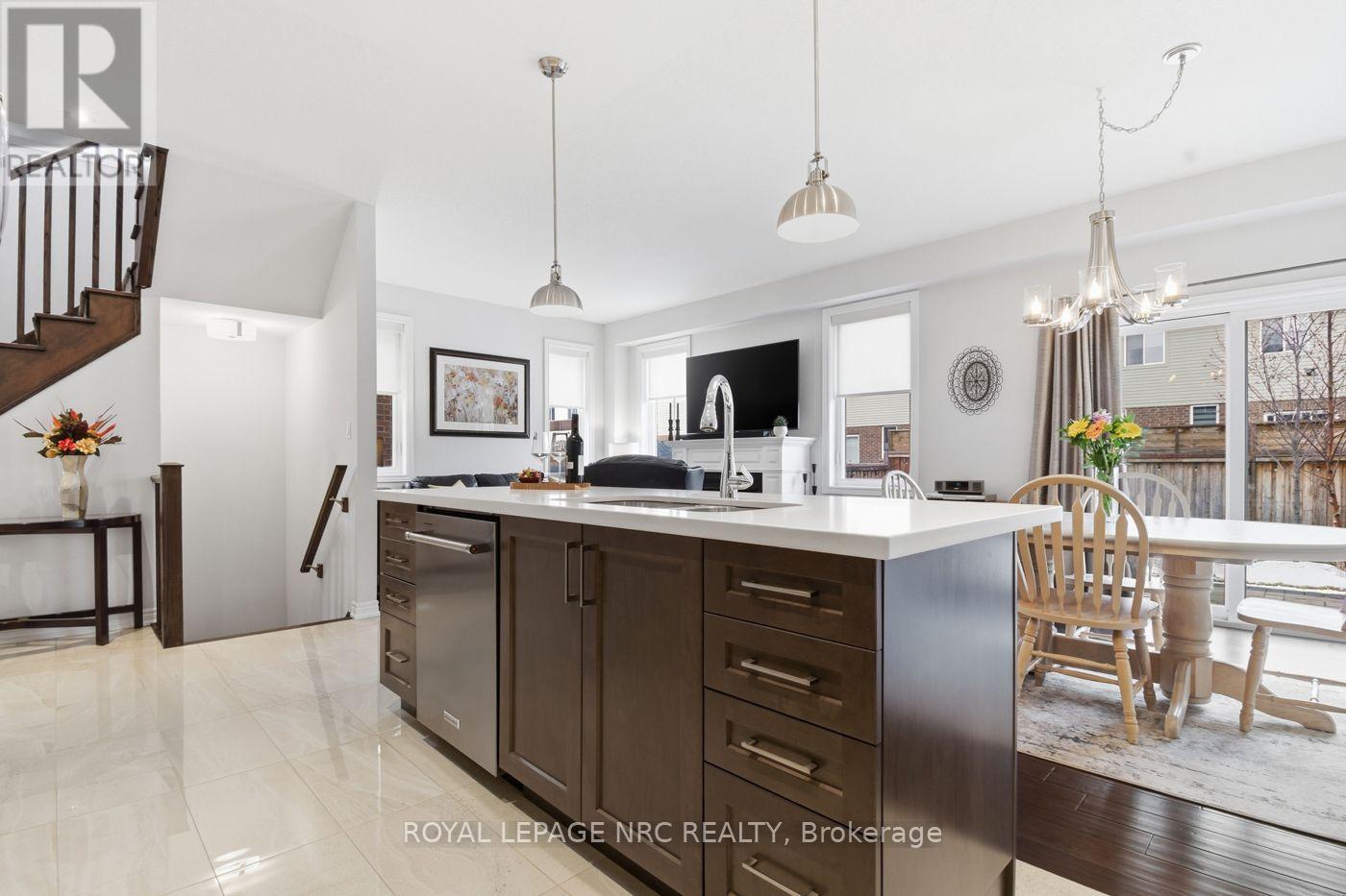 113 Sonoma Lane, Hamilton, Ontario  L8E 0J8 - Photo 7 - X12821068