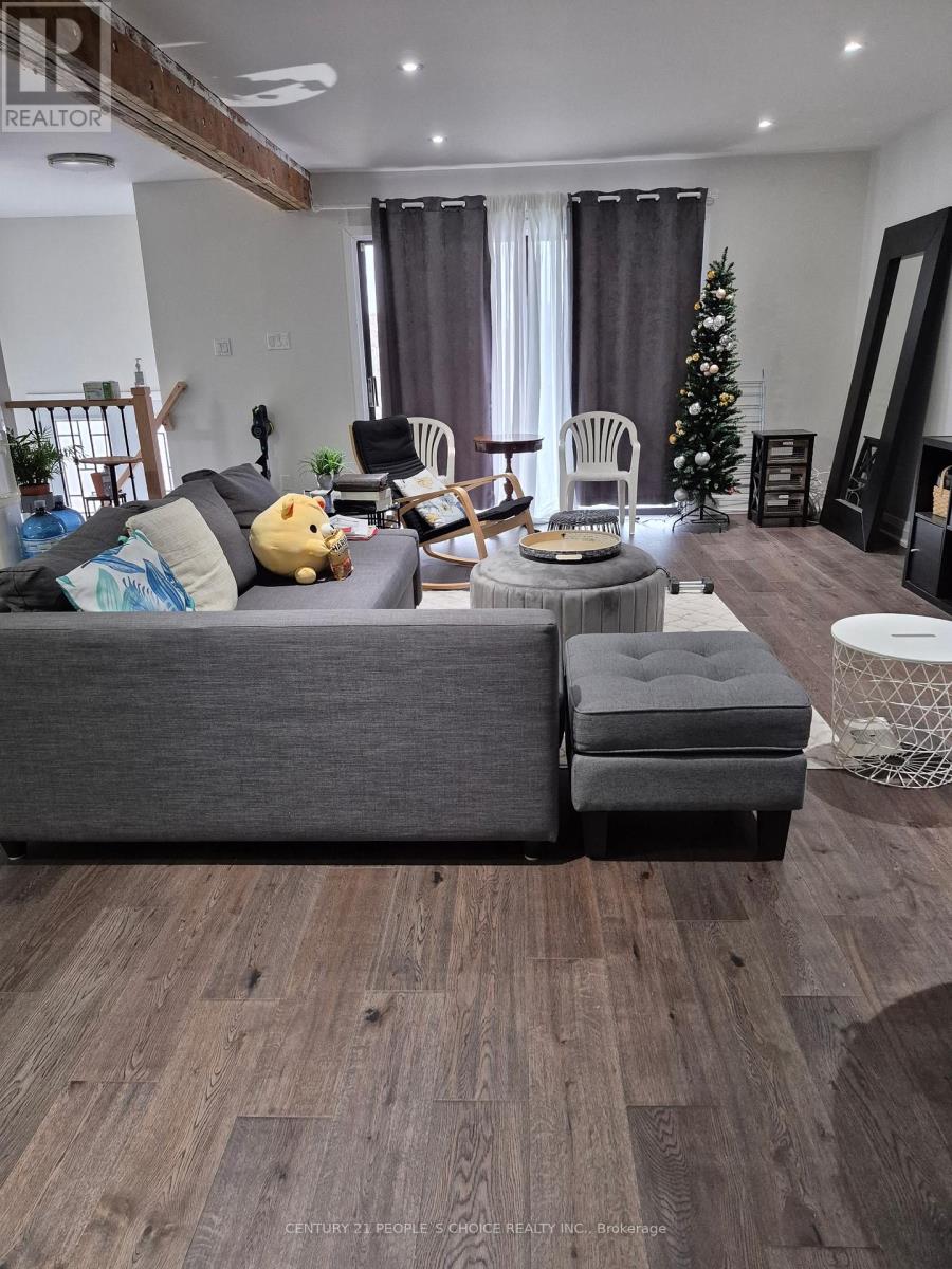 Upper - 82 John Lindsay Court, Toronto (Glenfield-Jane Heights), Ontario  M3L 2K1 - Photo 7 - W12790776