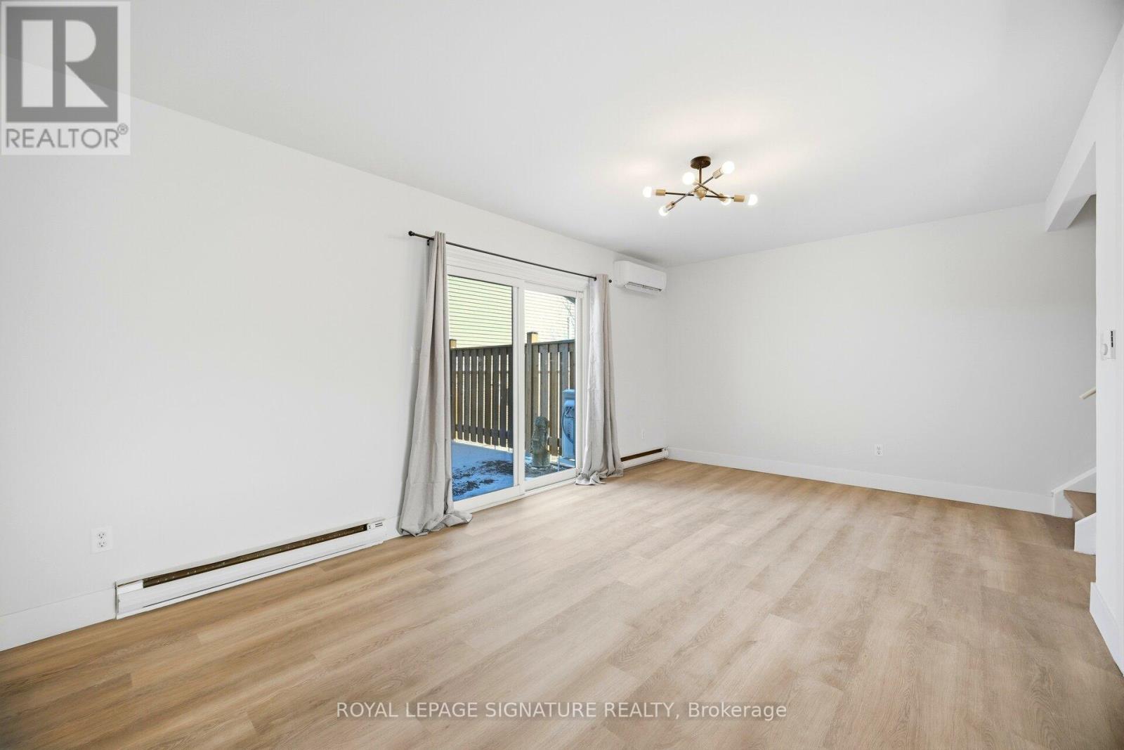 8 Claudette Gate, Hamilton, Ontario  L9B 1T5 - Photo 15 - X12820088