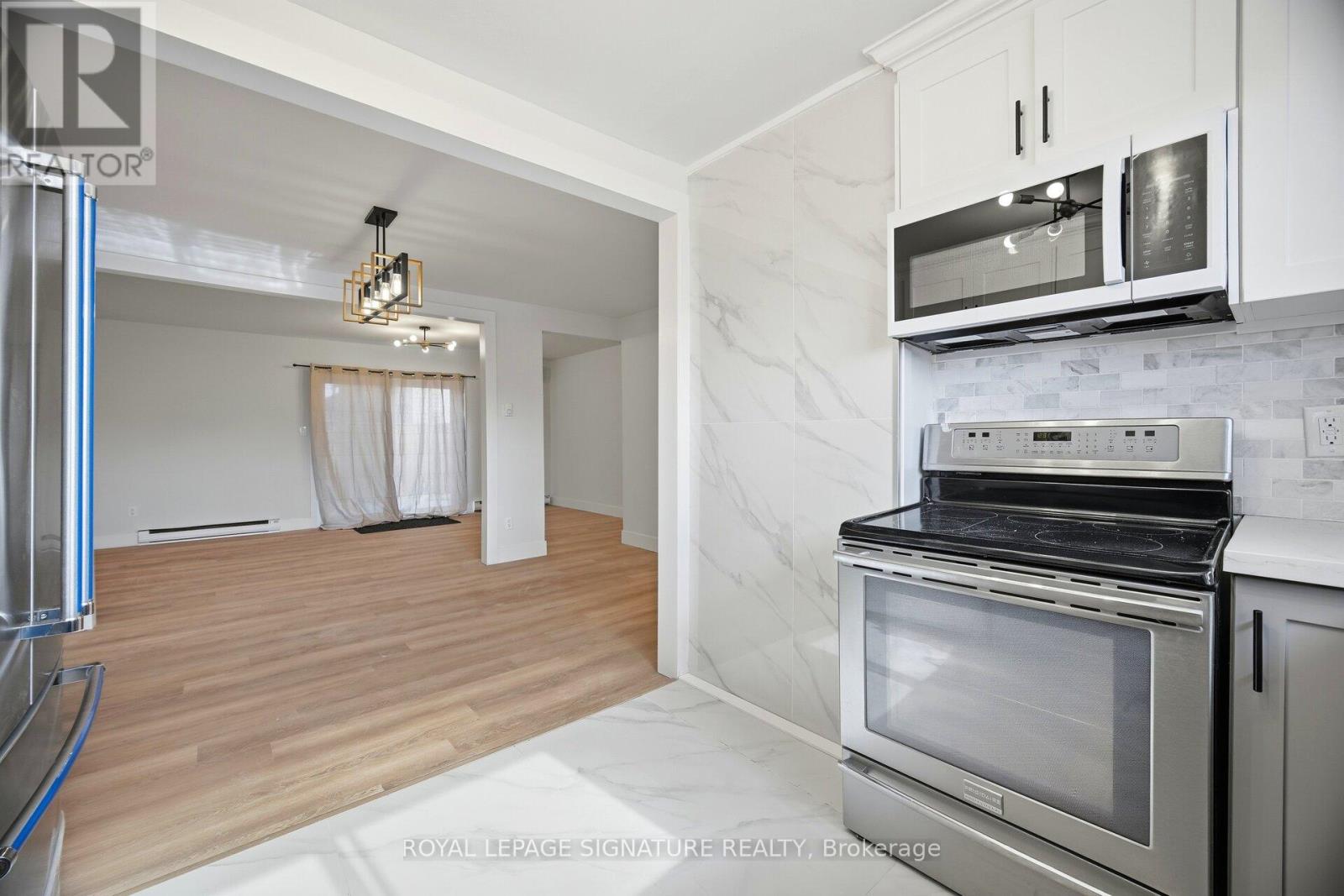 8 Claudette Gate, Hamilton, Ontario  L9B 1T5 - Photo 9 - X12820088