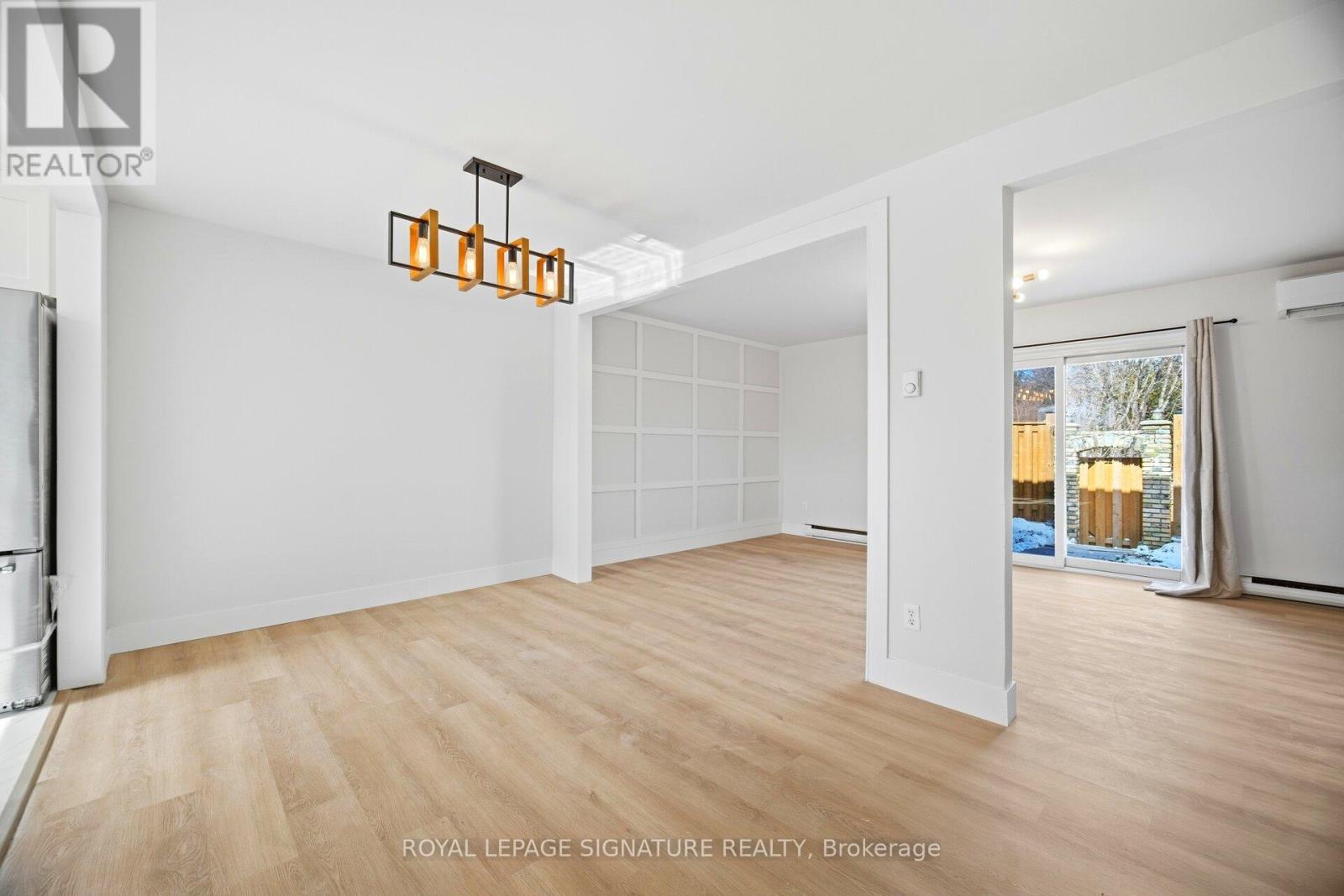 8 Claudette Gate, Hamilton, Ontario  L9B 1T5 - Photo 4 - X12820088