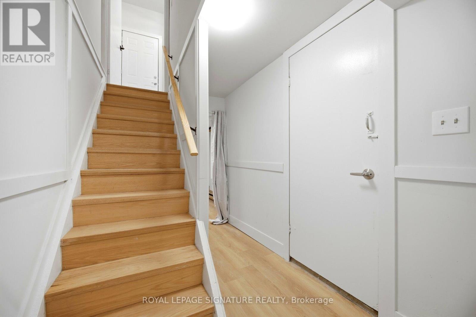 8 Claudette Gate, Hamilton, Ontario  L9B 1T5 - Photo 35 - X12820088