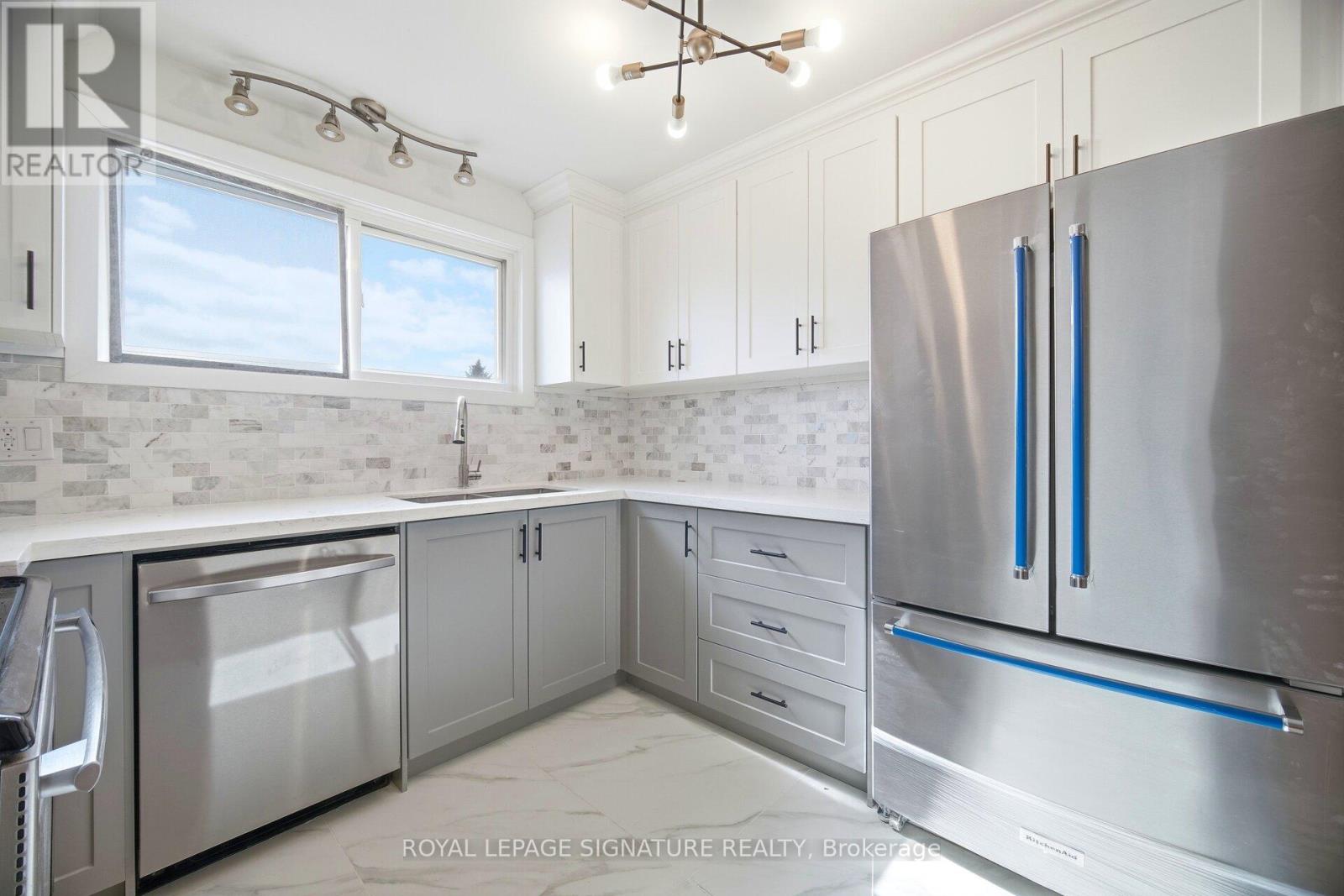 8 Claudette Gate, Hamilton, Ontario  L9B 1T5 - Photo 8 - X12820088