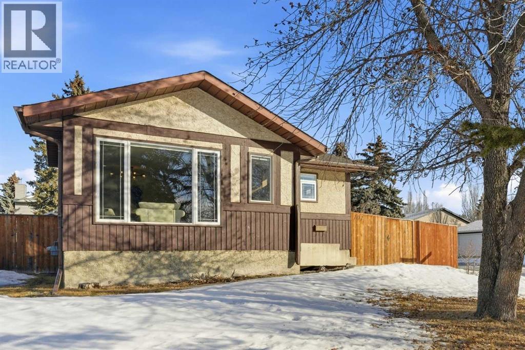 101 Erickson Drive, Red Deer, Alberta  T4R 1X9 - Photo 1 - A2285144