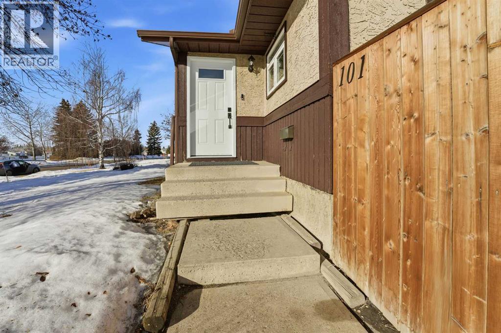 101 Erickson Drive, Red Deer, Alberta  T4R 1X9 - Photo 3 - A2285144
