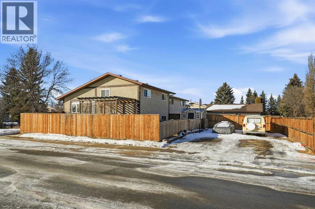 101 Erickson Drive, Red Deer, Alberta  T4R 1X9 - Photo 4 - A2285144