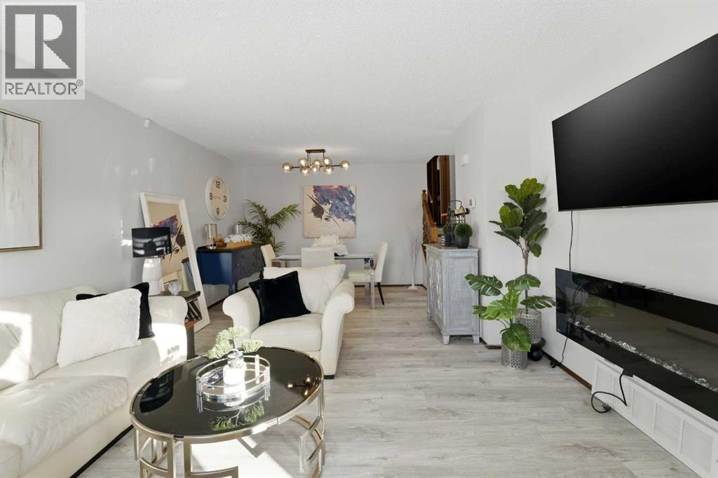 101 Erickson Drive, Red Deer, Alberta  T4R 1X9 - Photo 15 - A2285144