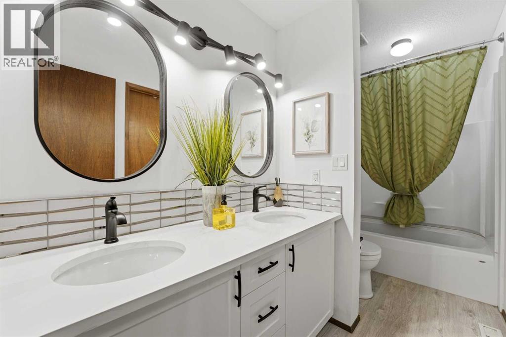 101 Erickson Drive, Red Deer, Alberta  T4R 1X9 - Photo 21 - A2285144