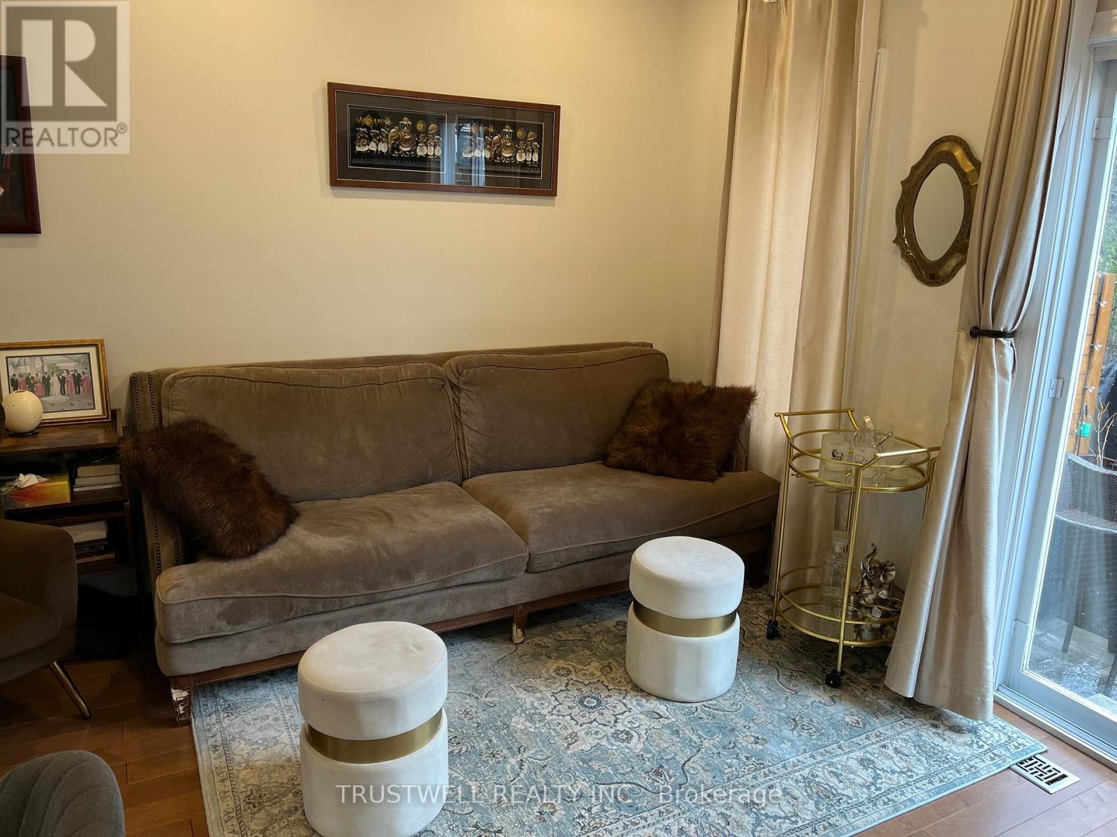 7 English Garden Way, Toronto, Ontario  M2M 4M4 - Photo 3 - C12821046