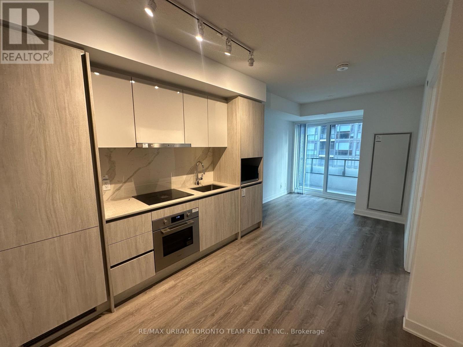 609 - 180 Front Street E, Toronto, Ontario  M5A 0K9 - Photo 1 - C12821082