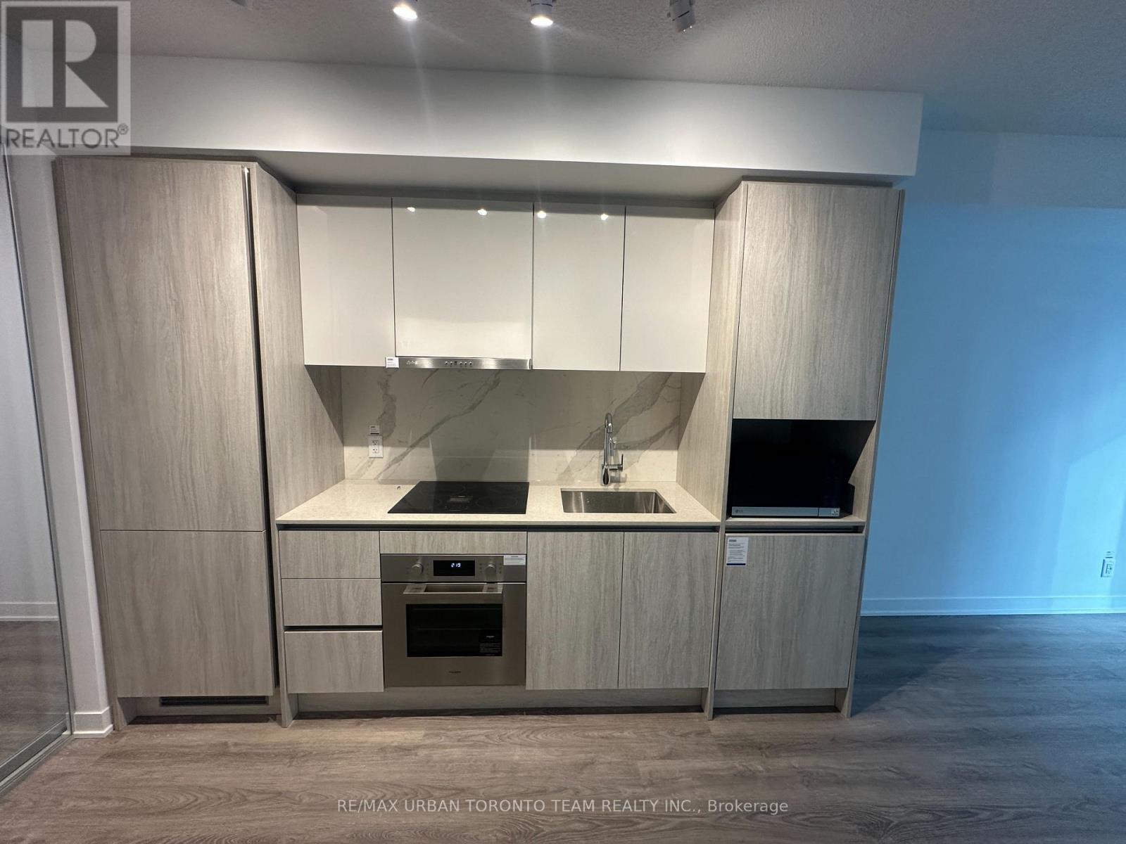 609 - 180 Front Street E, Toronto, Ontario  M5A 0K9 - Photo 2 - C12821082