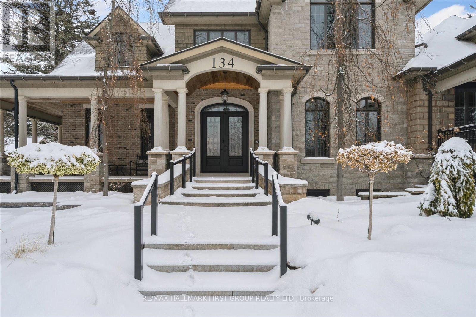 134 Front Street E, Whitby, Ontario  L1N 1A1 - Photo 3 - E12821054