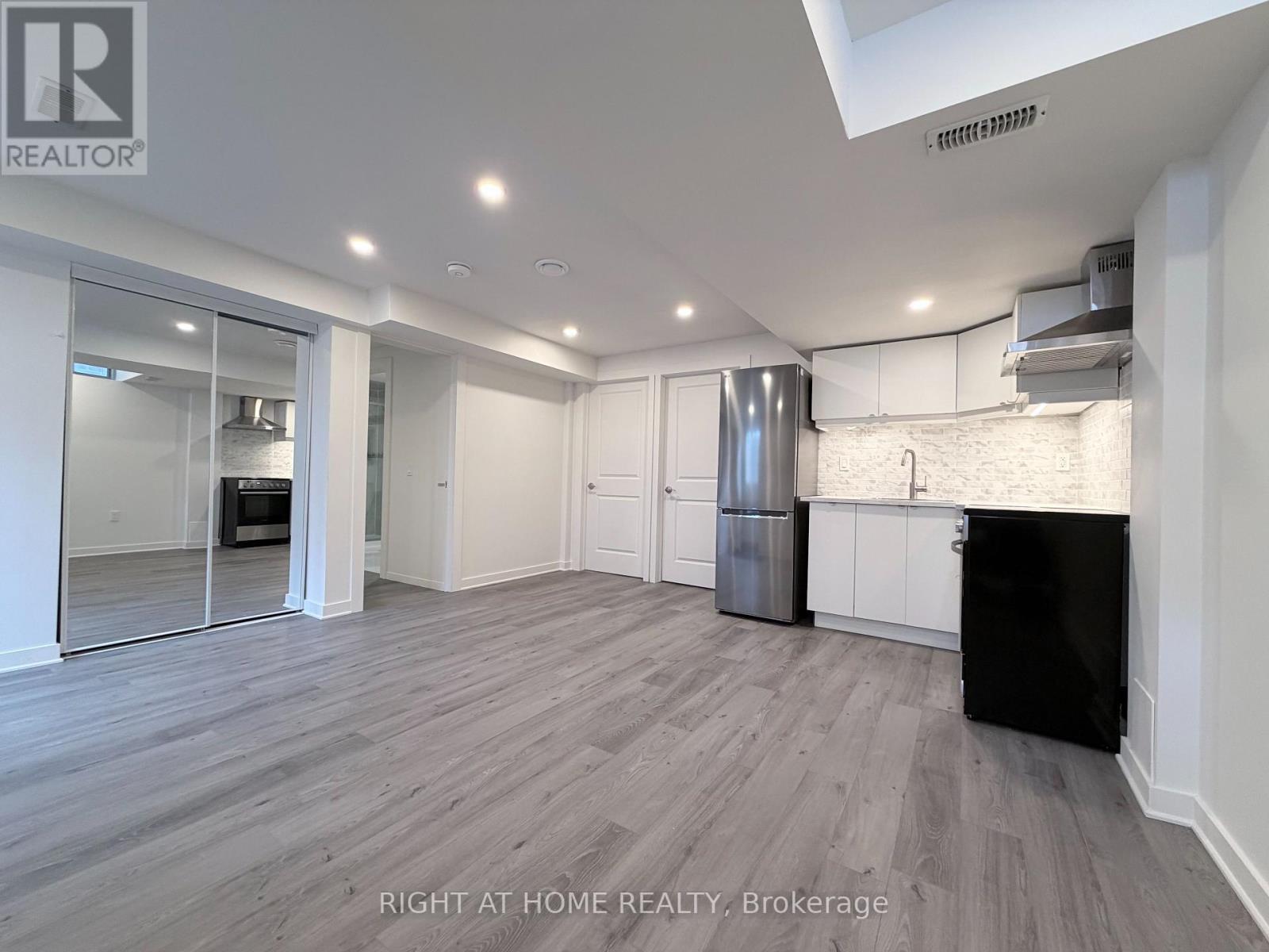 Basement - 516 Seaview Heights, East Gwillimbury, Ontario  L9N 0Y3 - Photo 2 - N12821090