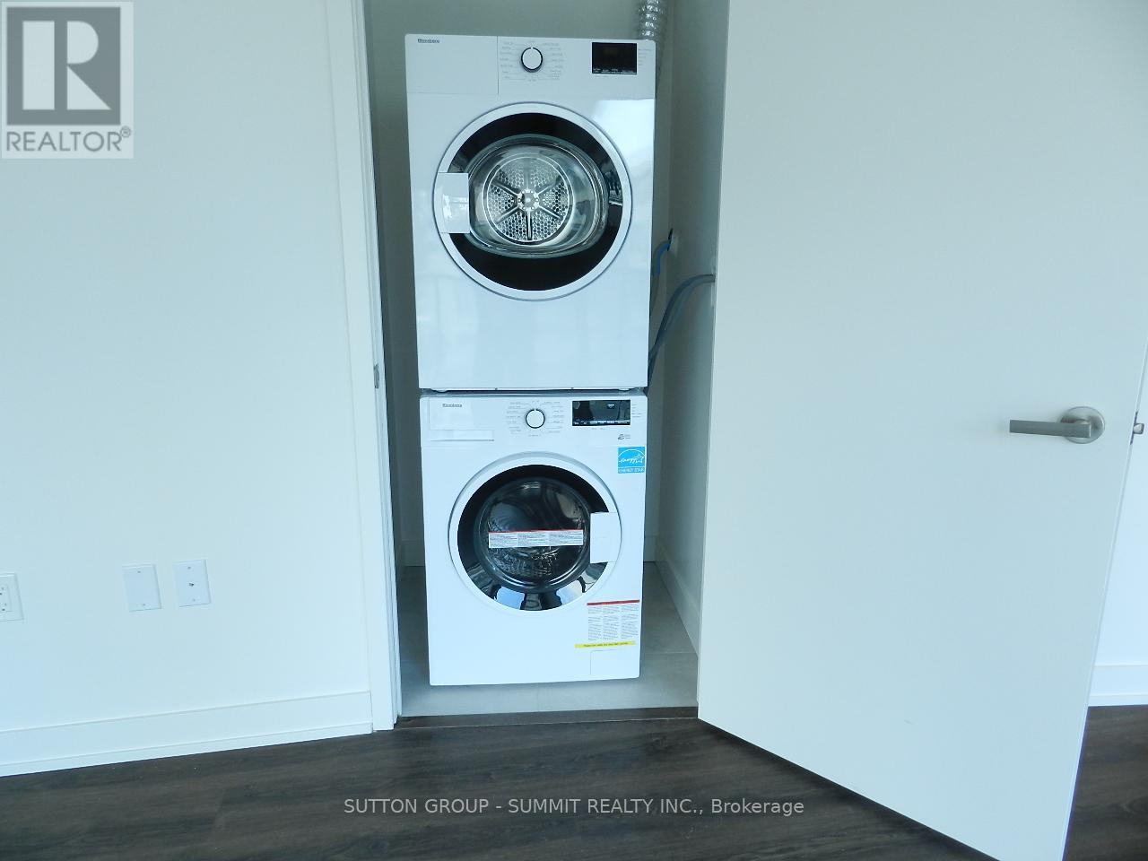 413 - 448 Burnhamthorpe Road W, Mississauga, Ontario  L5B 0R4 - Photo 11 - W12821024