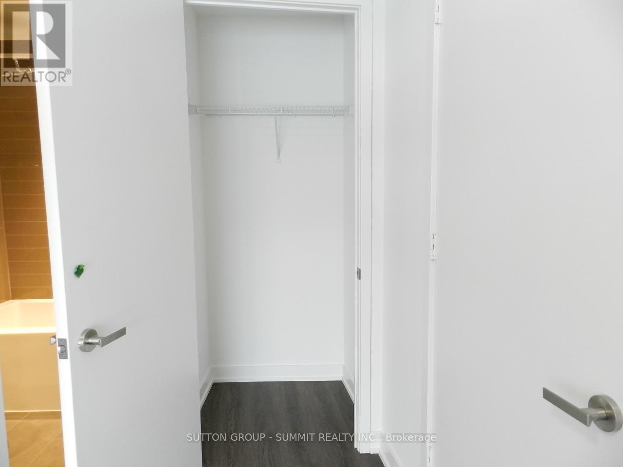 413 - 448 Burnhamthorpe Road W, Mississauga, Ontario  L5B 0R4 - Photo 16 - W12821024