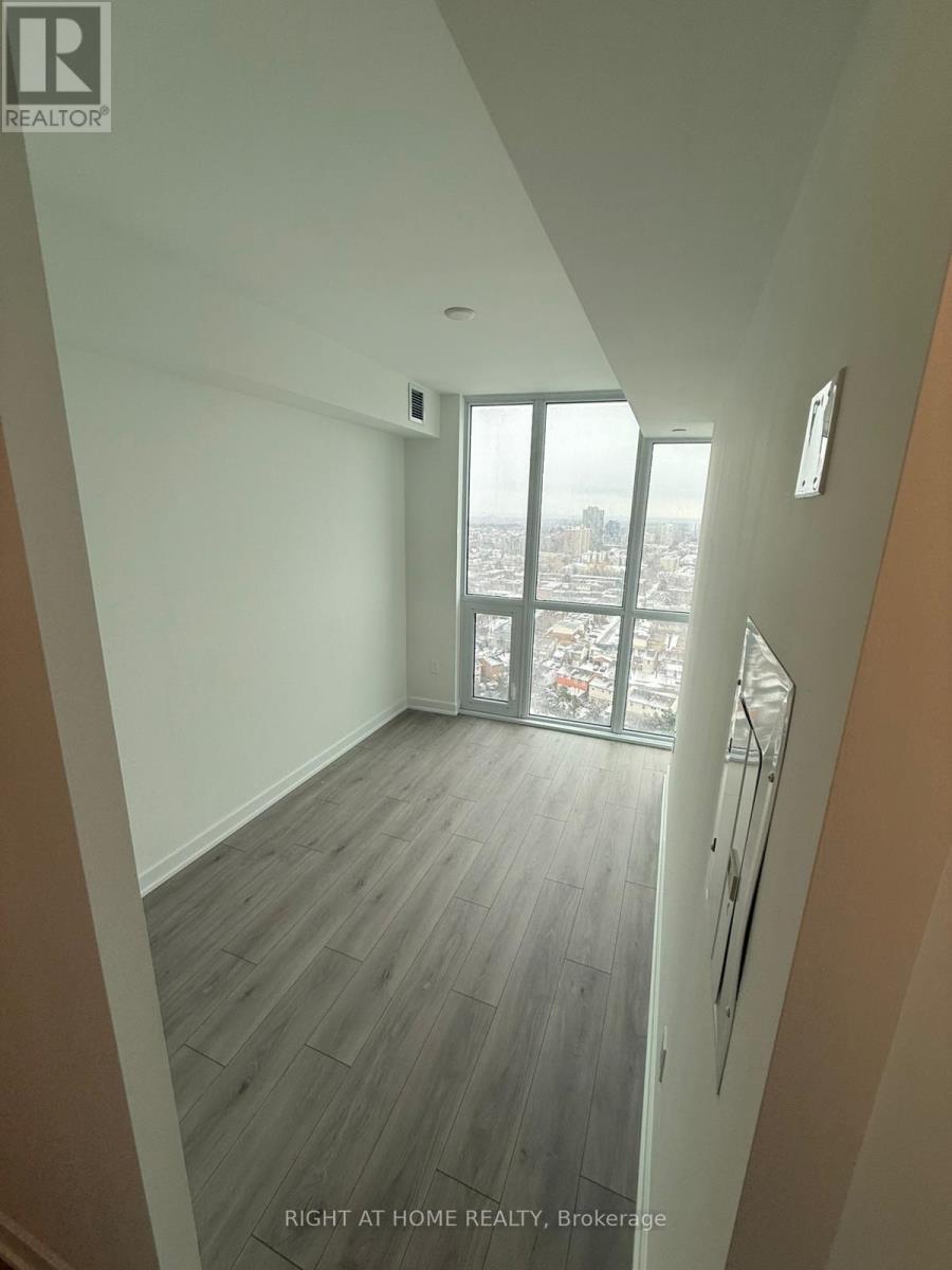 1811 - 1 Fairview Road E, Mississauga, Ontario  L5A 4C6 - Photo 10 - W12821026