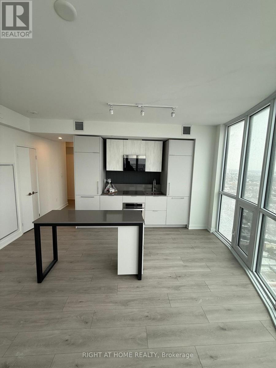 1811 - 1 Fairview Road E, Mississauga, Ontario  L5A 4C6 - Photo 5 - W12821026