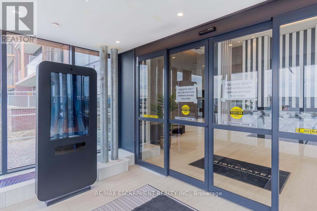 812 - 220 Missinnihe Way, Mississauga, Ontario  L5H 0A9 - Photo 1 - W12821072