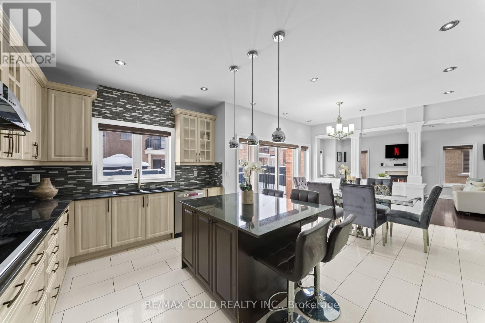 62 Bakersfield Road, Brampton, Ontario  L6P 3Y5 - Photo 10 - W12821092